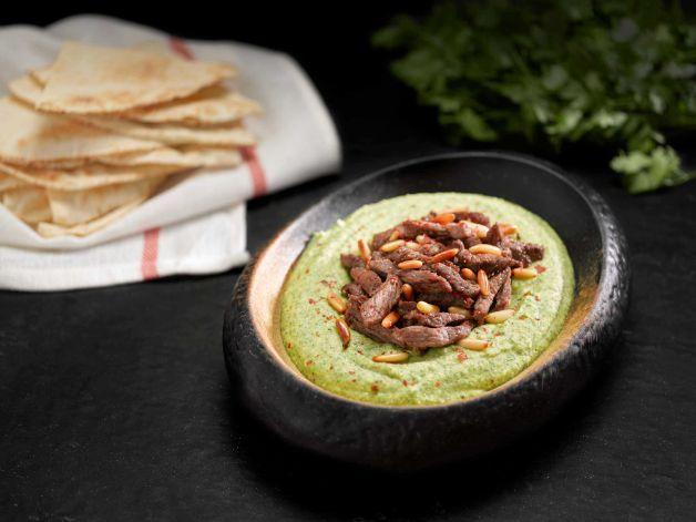 Parsley hummus with australian beef strips